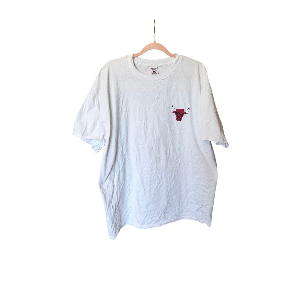 Chicago bulls 100% cotton preshrunk white tee Tshirt XL men’s NBA Chicago bball